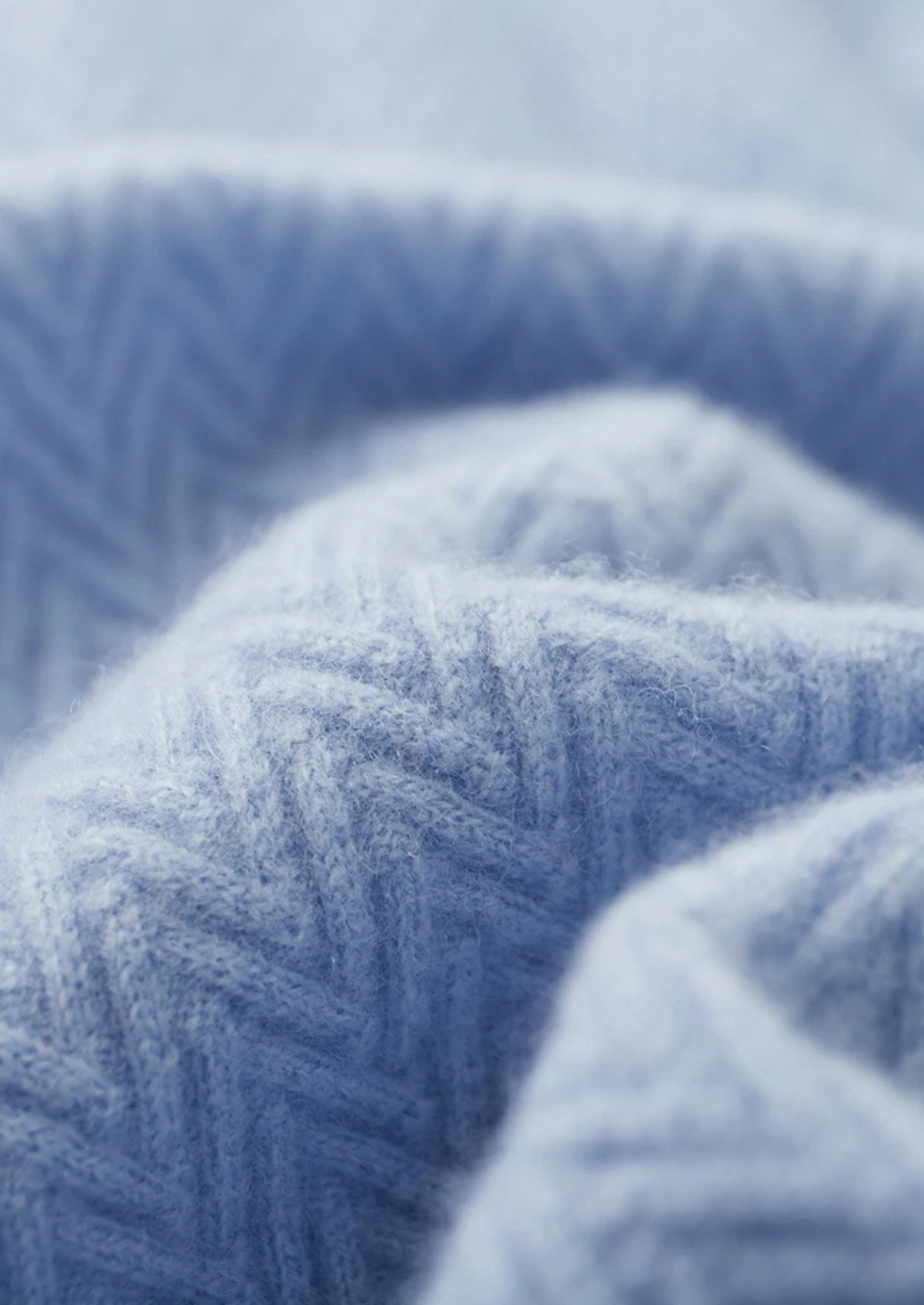 Premium Cashmere Zigzag Button Sweater | Portovelli