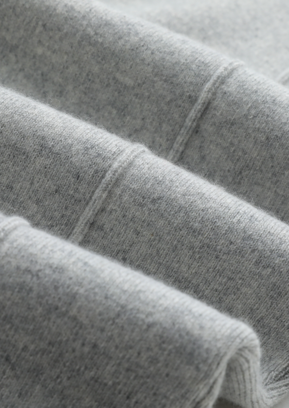 Pure Extra-Fine Merino Wool Light Gray Luzzo Set | Portovelli