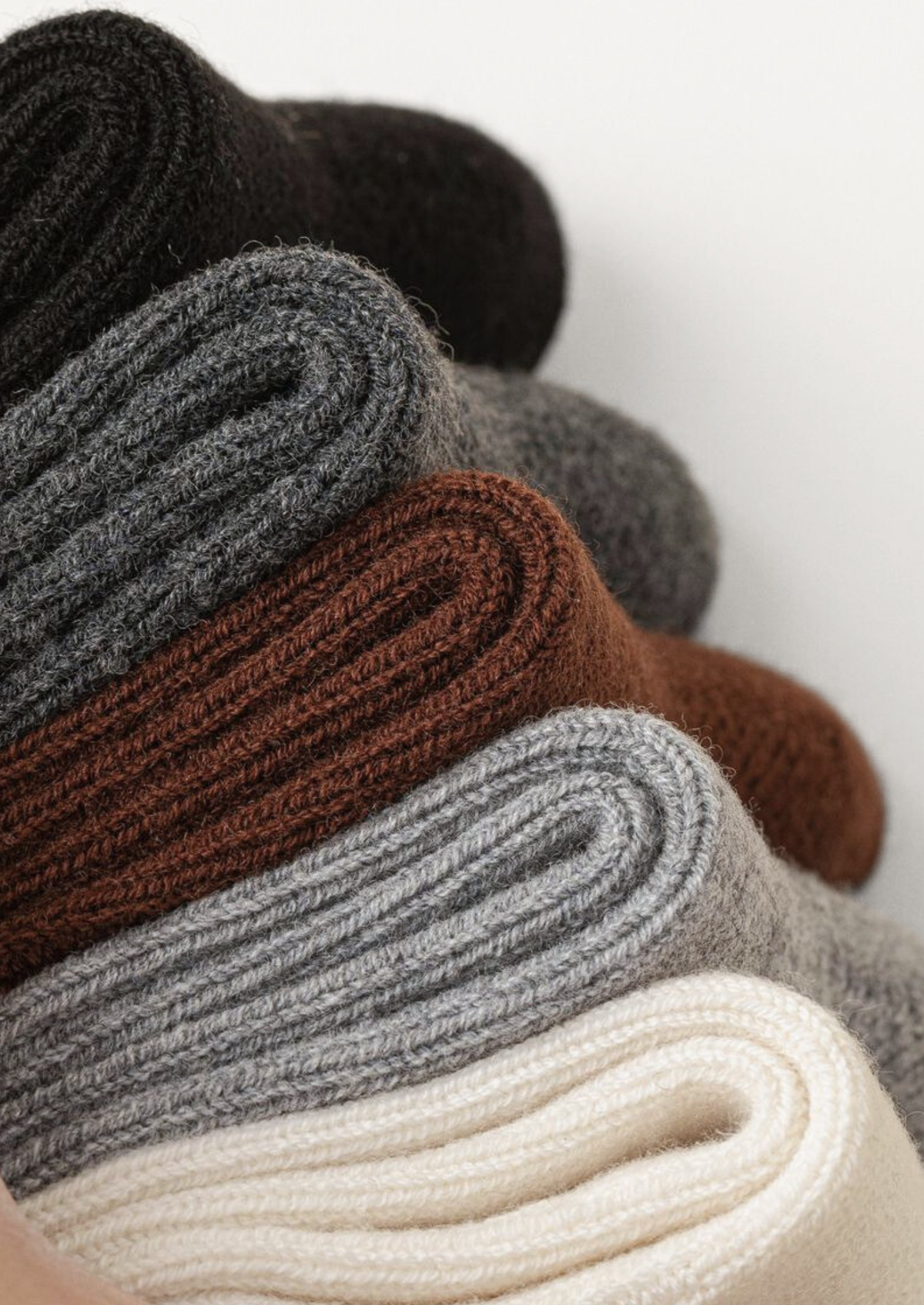 Coffee Ultra-Soft Ribbed Merino Wool Socks | Portovelli