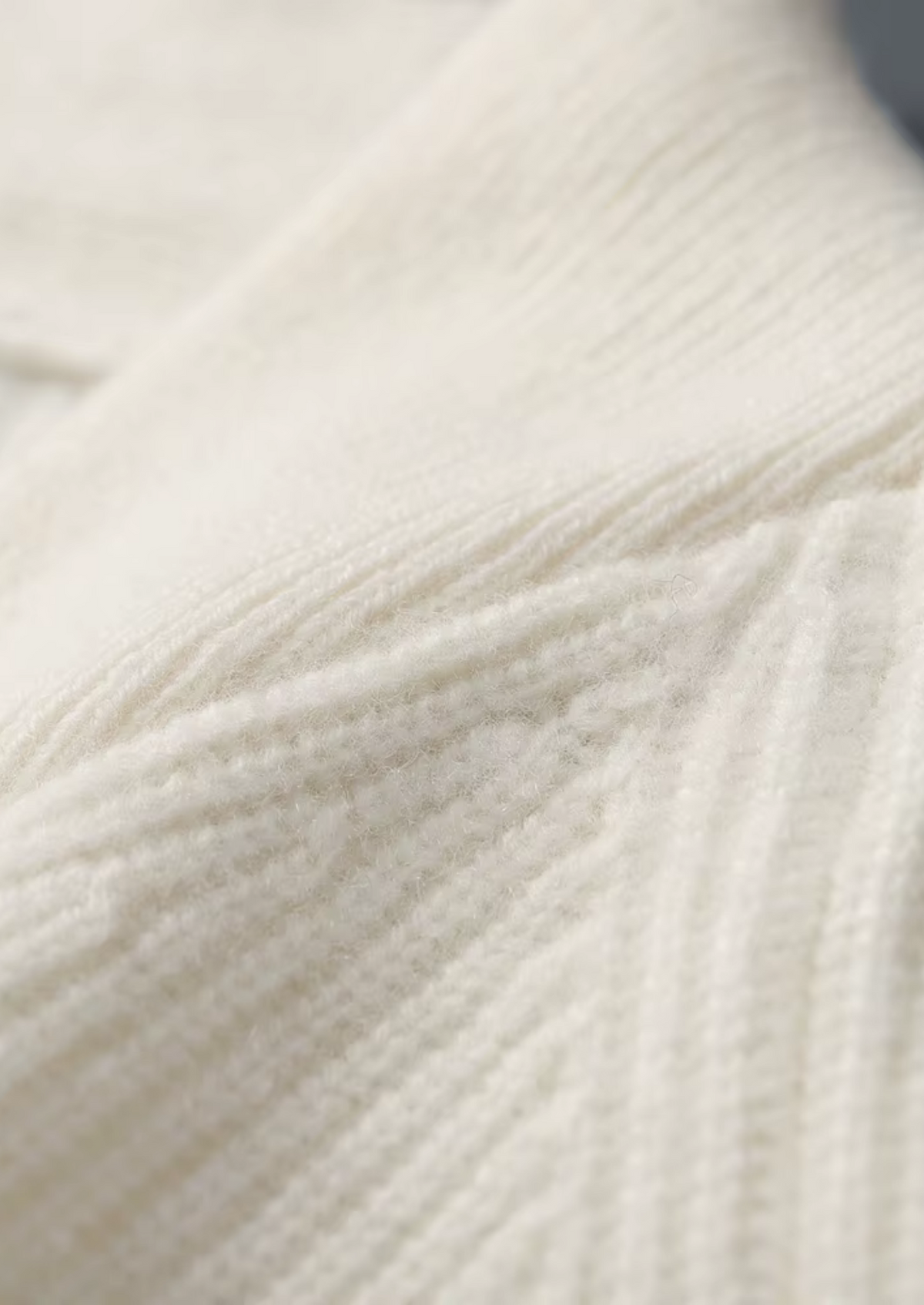 Premium Cashmere Ribbed V-Neck Sweater | Portovelli