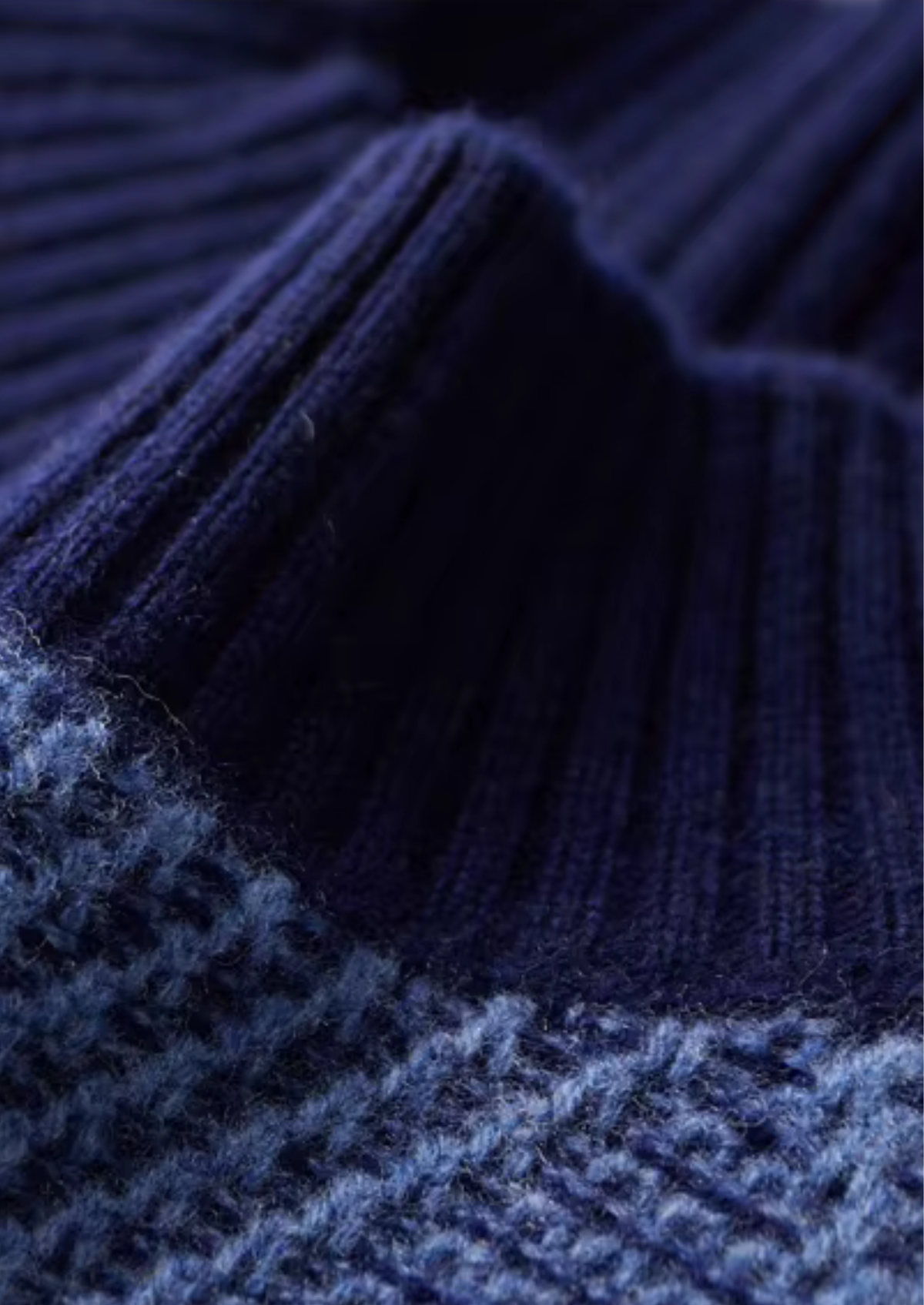 Pure Extra-Fine Merino Wool Two Tone Patterned Mockneck | Portovelli