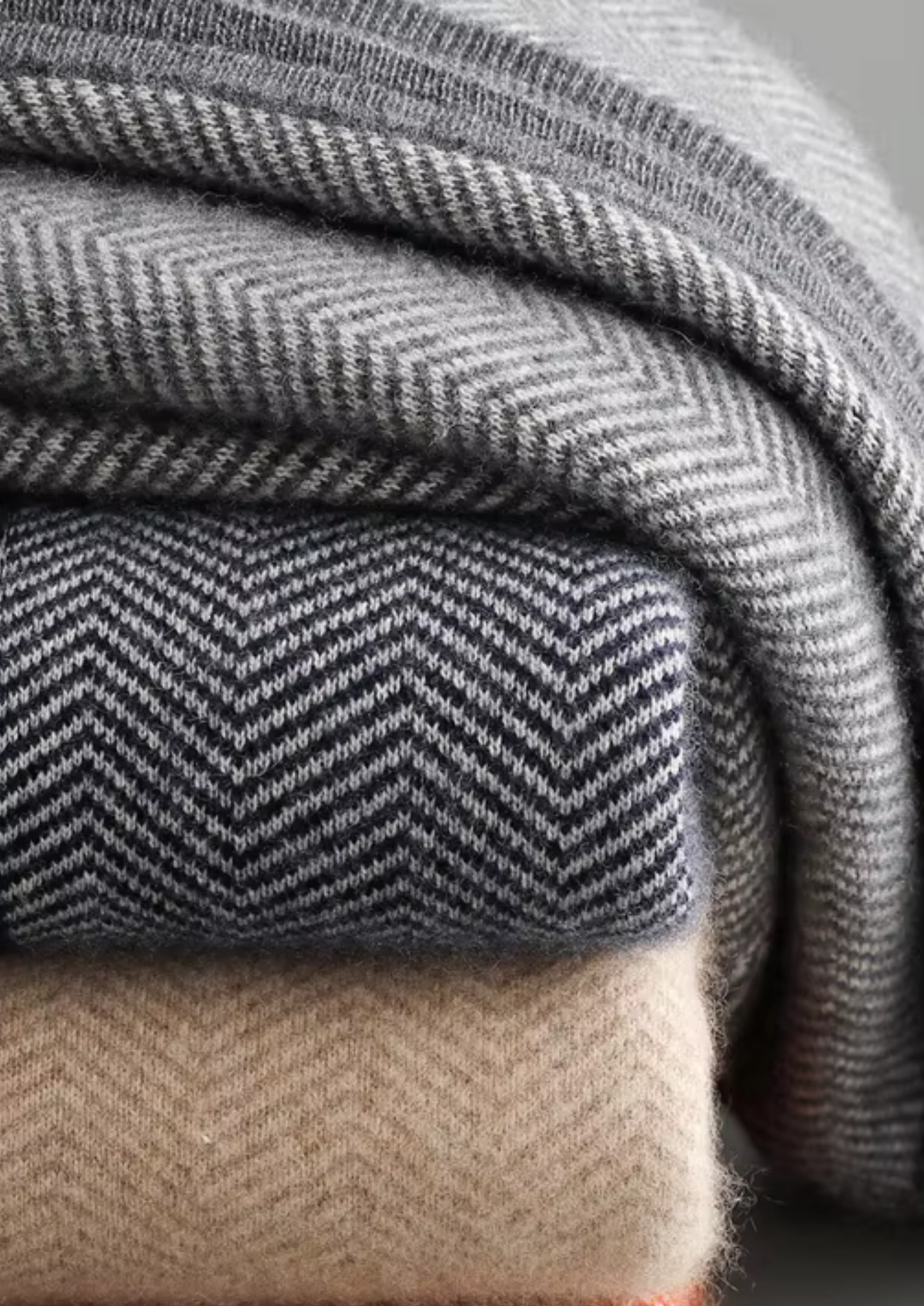 Pure Extra-Fine Merino Wool Gray Herringbone Set | Portovelli