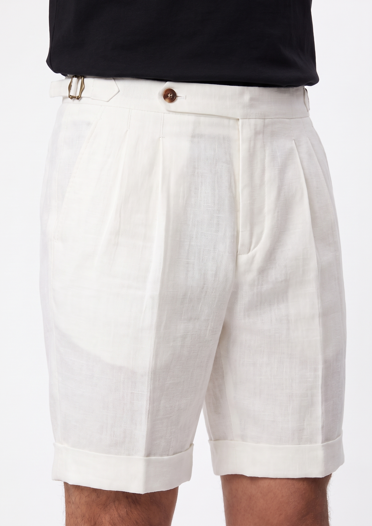 White Pleated Linen Seaside Shorts | Portovelli