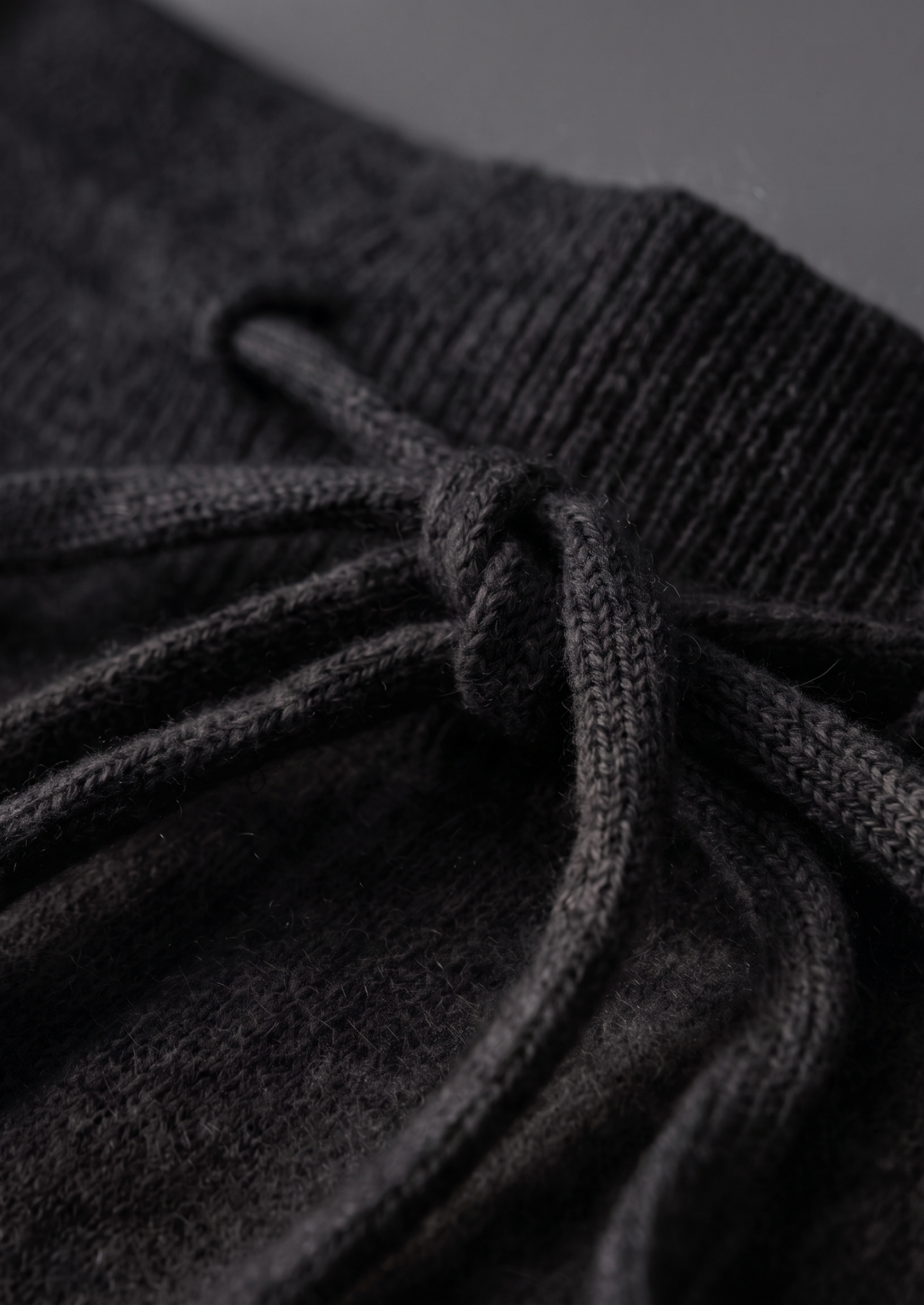 Pure Extra-Fine Merino Wool Black Luzzo Set | Portovelli