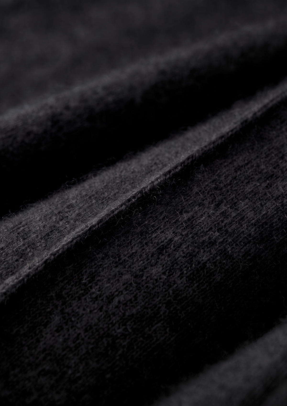 Pure Extra-Fine Merino Wool Black Luzzo Set | Portovelli