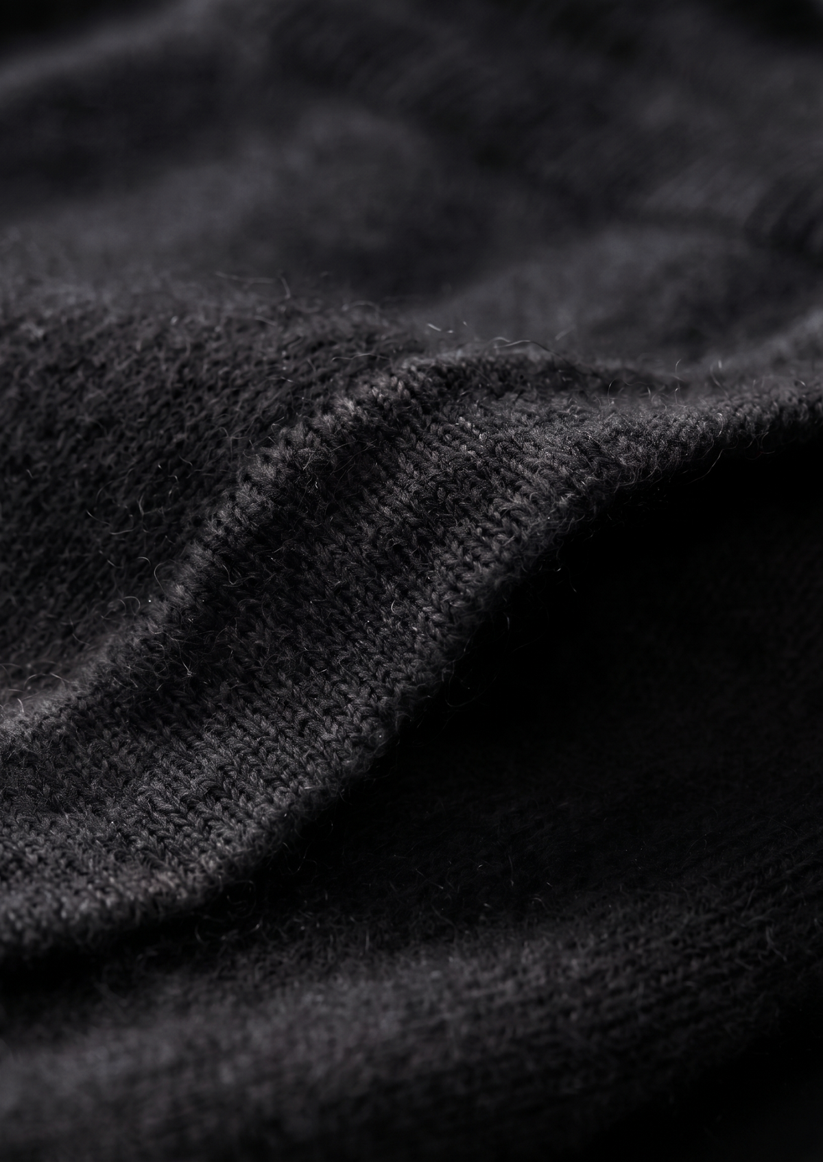 Pure Extra-Fine Merino Wool Black Luzzo Set | Portovelli